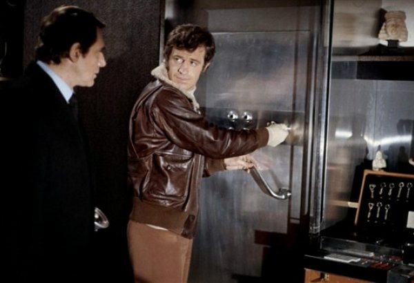 Как всемирно известный азербайджанец из Франции вернул Бельмондо на сцену (фото)