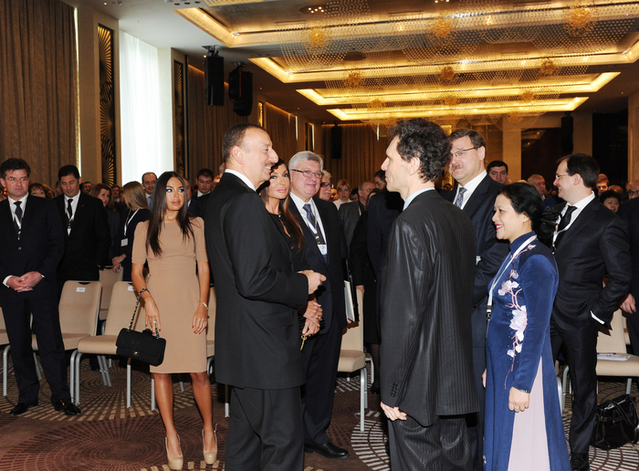 Президент Азербайджана и его супруга приняли участие в I Всемирном форуме выпускников МГИМО (ФОТО)