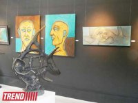 В Баку открылась выставка Солтана Гары - нюансы, оттенки, эмоции (фотосессия)