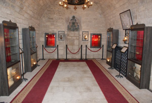 Уникальная нумизматическая экспозиция в Ичери Шехер (фотосессия)