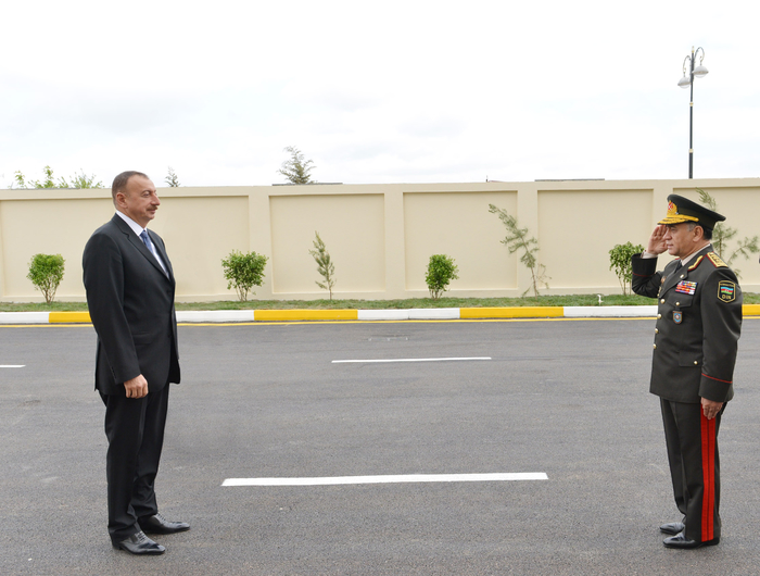 Президент Азербайджана Ильхам Алиев осмотрел Н-скую воинскую часть Внутренних войск в Гаджигабуле после реконструкции (ФОТО)