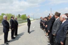 Президент Азербайджана принял участие в открытии автомобильной дороги в Гаджигабульском районе (версия 2) (ФОТО)