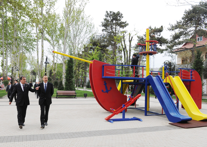 Президент Ильхам Алиев ознакомился в Мингячевире с реконструированным Набережным парком (ФОТО)