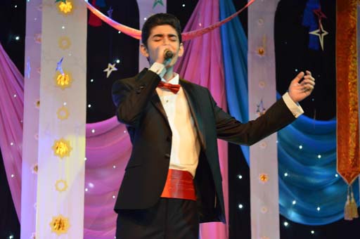 Эмин Эминзаде стал победителем международного конкурса "Золотой микрофон" в Казахстане (фото)