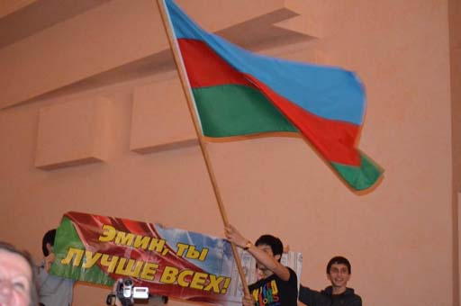 Эмин Эминзаде стал победителем международного конкурса "Золотой микрофон" в Казахстане (фото)