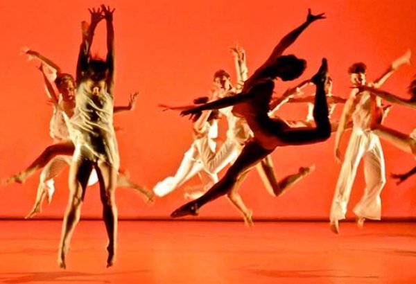 В Баку будет представлен перформанс "Ночное кабаре"