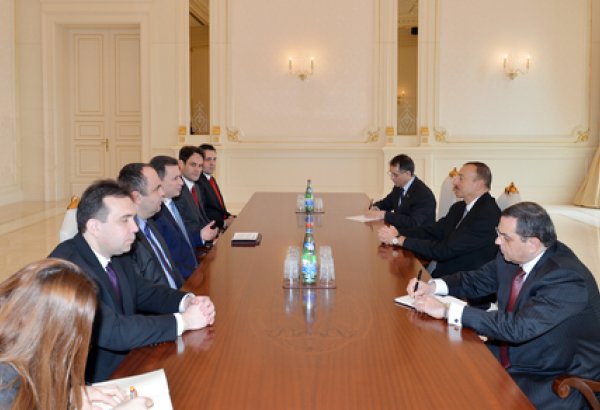 Президент Азербайджана принял делегацию во главе с премьер-министром Македонии