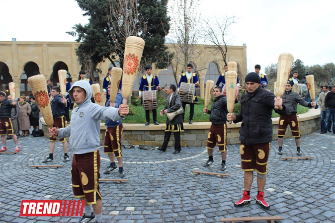 В заповеднике "Храм Атешгях" торжественно отметили Международный день памятников и исторических мест (фото)