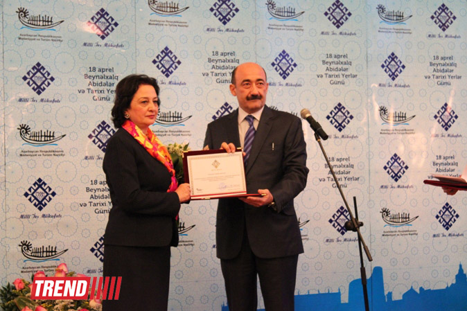 В заповеднике "Храм Атешгях" торжественно отметили Международный день памятников и исторических мест (фото)