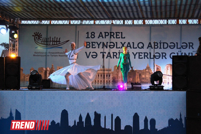 В заповеднике "Храм Атешгях" торжественно отметили Международный день памятников и исторических мест (фото)