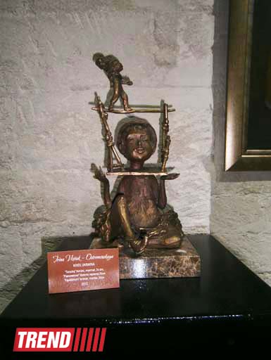 Потрясающие экспонаты мастеров искусства: в Баку открылась арт-галерея "Кукла" (фото)