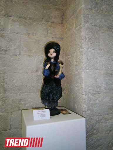 Потрясающие экспонаты мастеров искусства: в Баку открылась арт-галерея "Кукла" (фото)