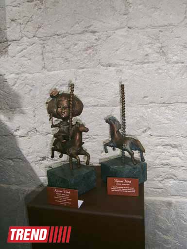 Потрясающие экспонаты мастеров искусства: в Баку открылась арт-галерея "Кукла" (фото)