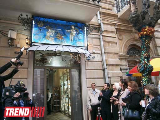 Потрясающие экспонаты мастеров искусства: в Баку открылась арт-галерея "Кукла" (фото)