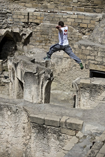 Путешествие самого известного в мире паркуриста Райана Дойла в Баку (видео-фото)