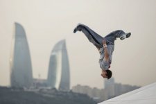 Путешествие самого известного в мире паркуриста Райана Дойла в Баку (видео-фото)