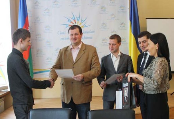 В Молодежном центре САМУ состоялось награждение победителей конкурса эссе
"Великий шелковый путь" (фото)