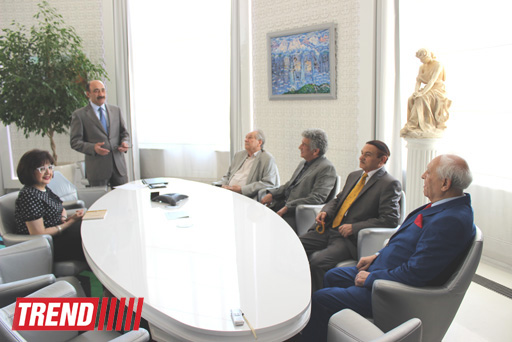 В Азербайджане известным деятелям культуры и искусства вручены высокие государственные награды (фото)