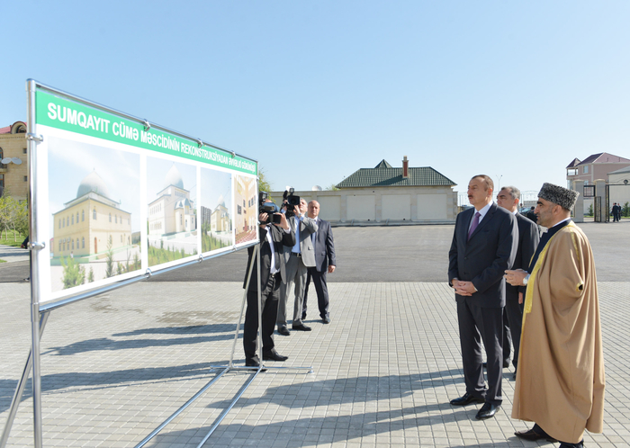 Президент Азербайджана ознакомился в Сумгайыте с мечетью "Джума" после капитального ремонта (ФОТО)