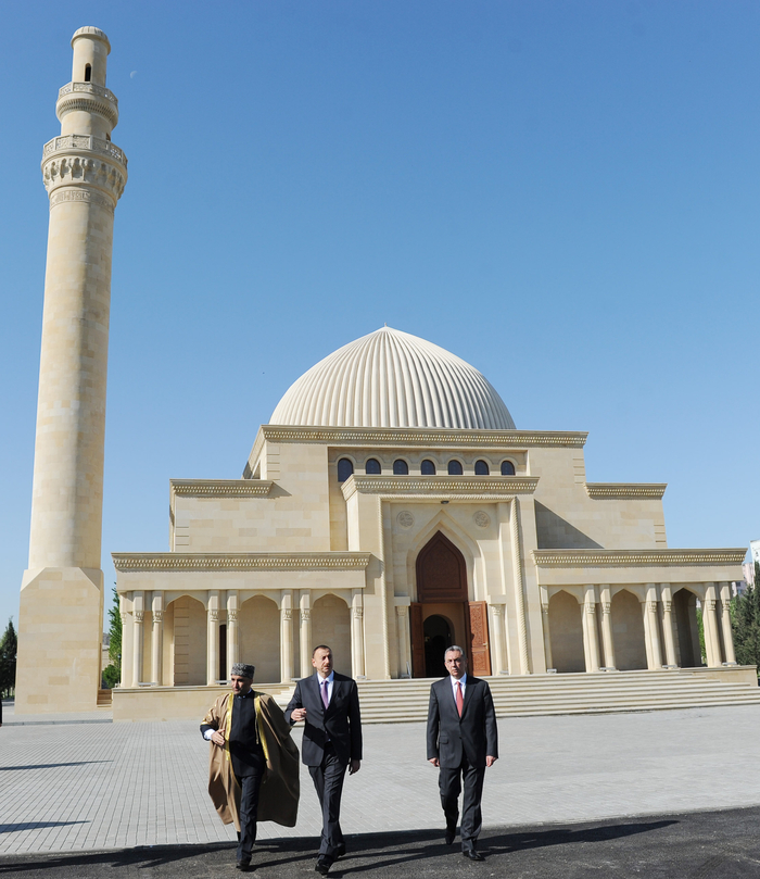 Президент Азербайджана ознакомился в Сумгайыте с мечетью "Джума" после капитального ремонта (ФОТО)