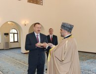 Президент Азербайджана ознакомился в Сумгайыте с мечетью "Джума" после капитального ремонта (ФОТО)