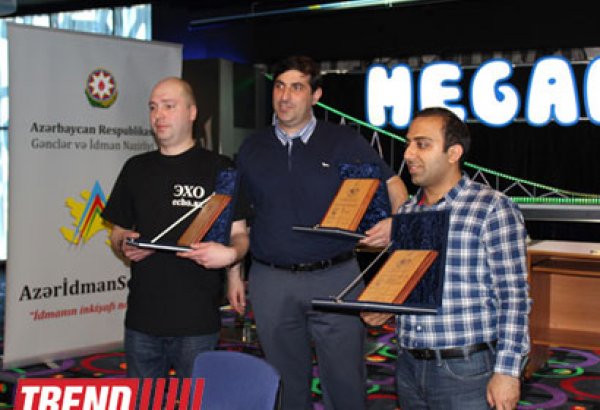 В Баку состоялся турнир по боулингу среди представителей СМИ (фотосессия)