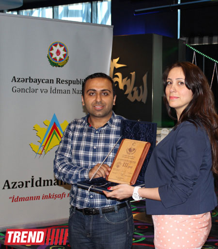 В Баку состоялся турнир по боулингу среди представителей СМИ (фотосессия)