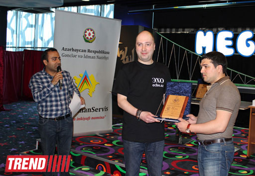 В Баку состоялся турнир по боулингу среди представителей СМИ (фотосессия)