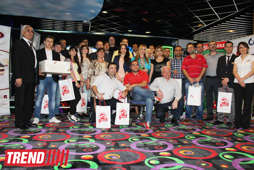 В Баку состоялся турнир по боулингу среди представителей СМИ (фотосессия)