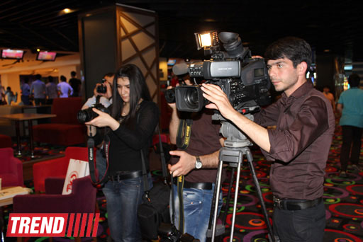 В Баку состоялся турнир по боулингу среди представителей СМИ (фотосессия)