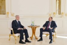 Ильхам Алиев принял экс-президента Латвии