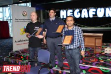 В Баку состоялся турнир по боулингу среди представителей СМИ (фотосессия)