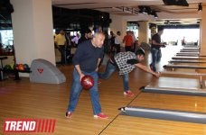В Баку состоялся турнир по боулингу среди представителей СМИ (фотосессия)