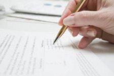 У меня умерла жена, которая на протяжении долгих лет тяжело болела...