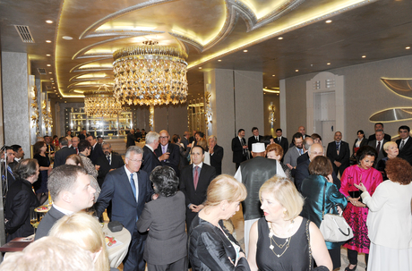 Президент Азербайджана и его супруга приняли участие на приеме, организованном в честь участников проходящего в Баку Первого Южнокавказского форума (ФОТО)