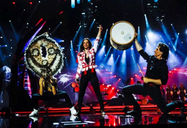 Представлена ТОП-10 лучших сценических костюмом участников "Евровидения-2013" (фото)