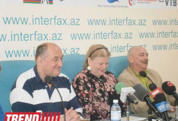 Ирина Муравьёва и Борис Клюев в Баку: Первый день прошел в окружении тепла, ласки  и дыхания моря…(фото)