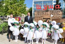 Президент Азербайджана и его супруга приняли участие в Празднике цветов в Баку (версия 2) (ФОТО)