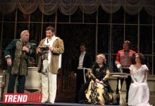 Триумф звезд Малого театра России в Баку в спектакле "На всякого мудреца довольно простоты" (фотосессия)