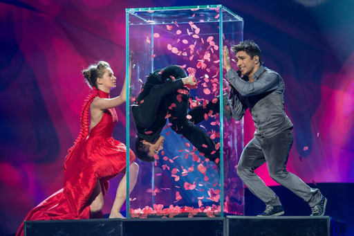 Фоторепортаж выступления Фарида Мамедова во втором полуфинале "Евровидения-2013"