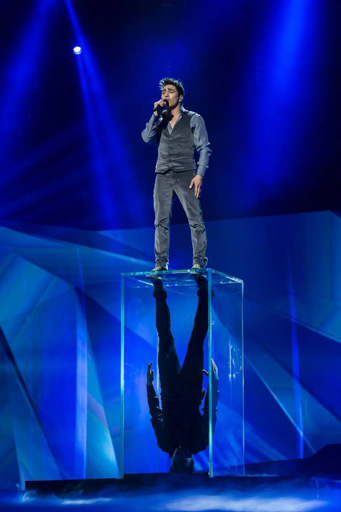 Фоторепортаж выступления Фарида Мамедова во втором полуфинале "Евровидения-2013"