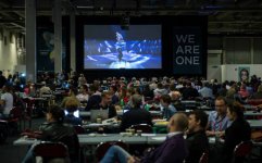 Фоторепортаж выступления Фарида Мамедова во втором полуфинале "Евровидения-2013"