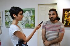 В Баку открылась выставка работ молодых художников (фото)