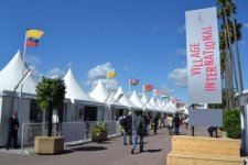 Директор киностудии "Азербайджанфильм" встретился в Каннах с продюсерами зарубежных стран (фото)