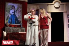 В Баку состоялся бенефис "Королевы сцены" -  премьера комедии "Жениха вызывали, девочки?"  (фотосессия)