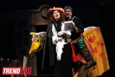 В Баку состоялся бенефис "Королевы сцены" -  премьера комедии "Жениха вызывали, девочки?"  (фотосессия)