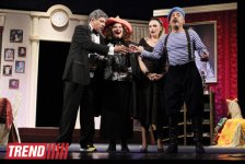 В Баку состоялся бенефис "Королевы сцены" -  премьера комедии "Жениха вызывали, девочки?"  (фотосессия)