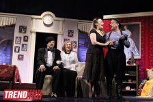 В Баку состоялся бенефис "Королевы сцены" -  премьера комедии "Жениха вызывали, девочки?"  (фотосессия)