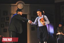 В Баку состоялся бенефис "Королевы сцены" -  премьера комедии "Жениха вызывали, девочки?"  (фотосессия)