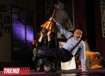 В Баку состоялся бенефис "Королевы сцены" -  премьера комедии "Жениха вызывали, девочки?"  (фотосессия)